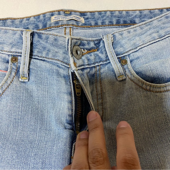 LEVI’S Boyfriend Fit Skinny Light Wash Jeans Size 25 - Picture 3 of 9